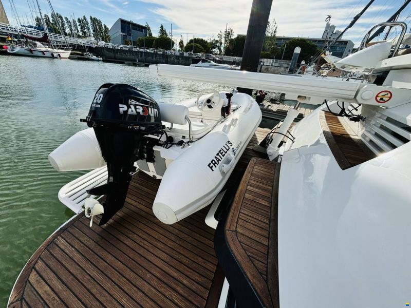 Pershing 54