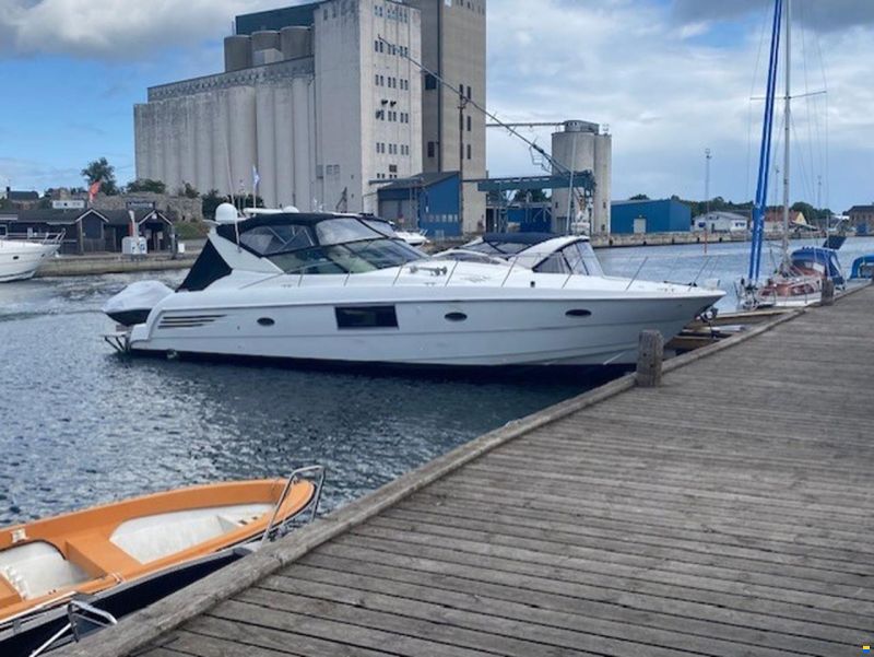 Trojan Carver 44 Express