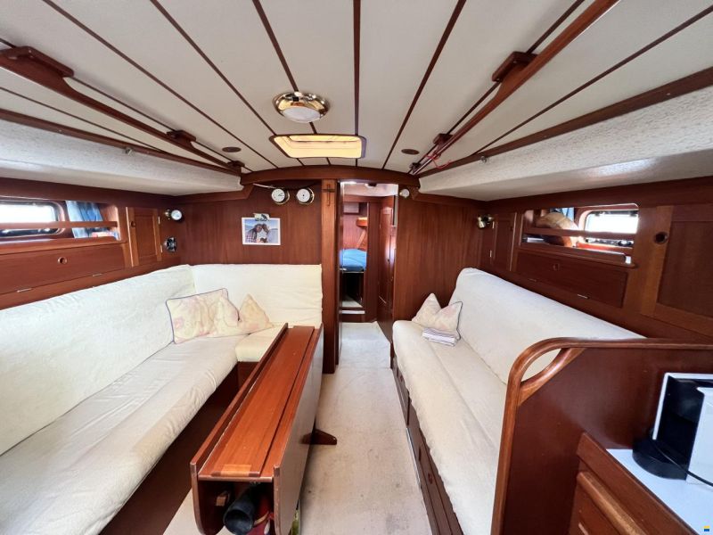Hallberg-Rassy 38