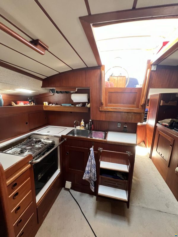 Hallberg-Rassy 38