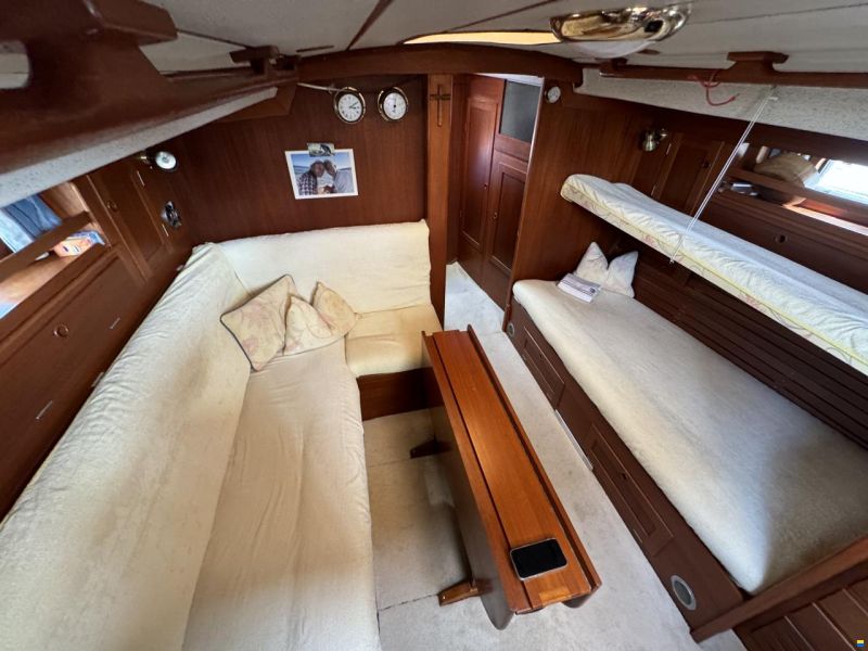 Hallberg-Rassy 38