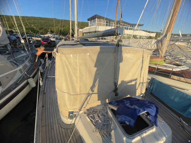 Hallberg-Rassy 38