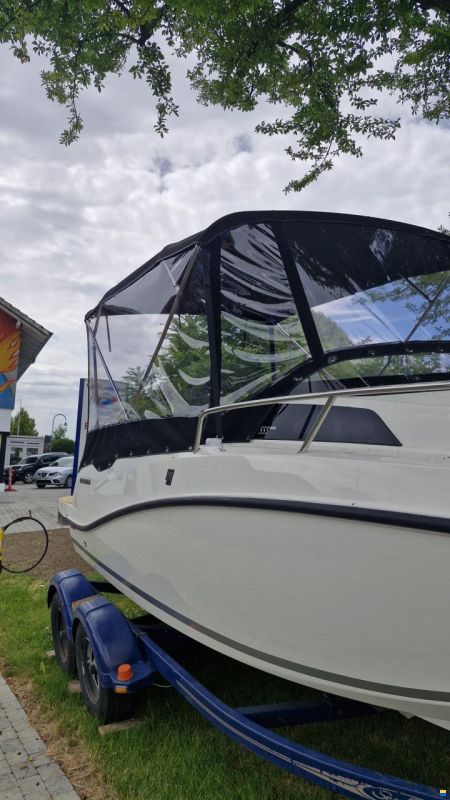 Quicksilver 555 Cabin