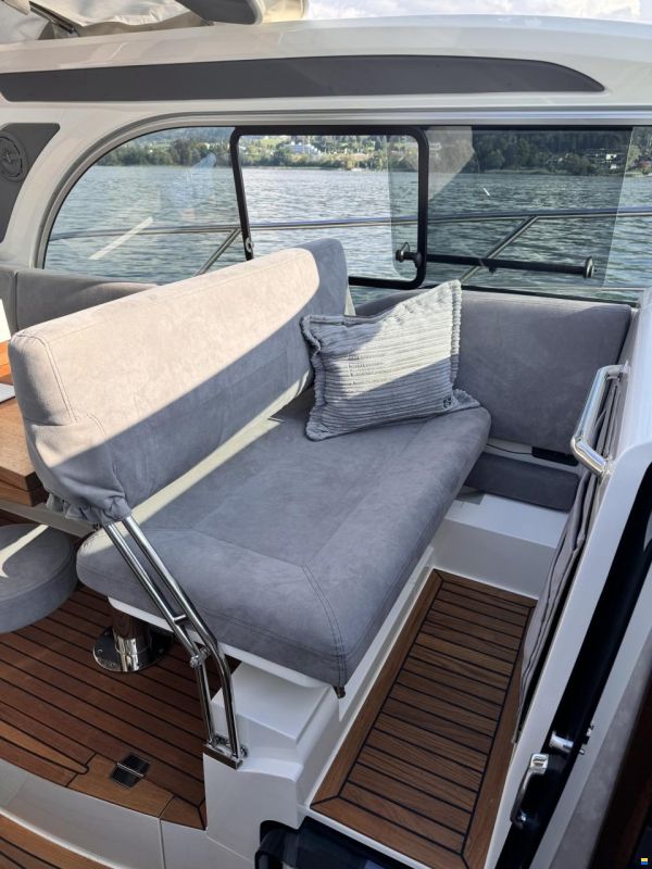 Marex 320 Aft Cabin Cruiser