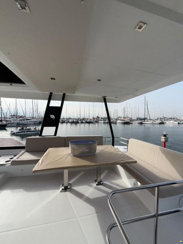 Fountaine Pajot MY 6
