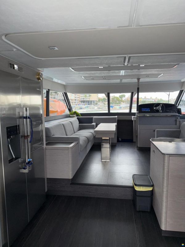Fountaine Pajot MY 6