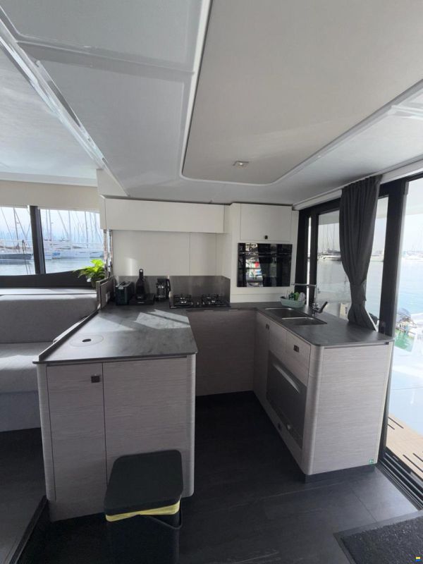 Fountaine Pajot MY 6