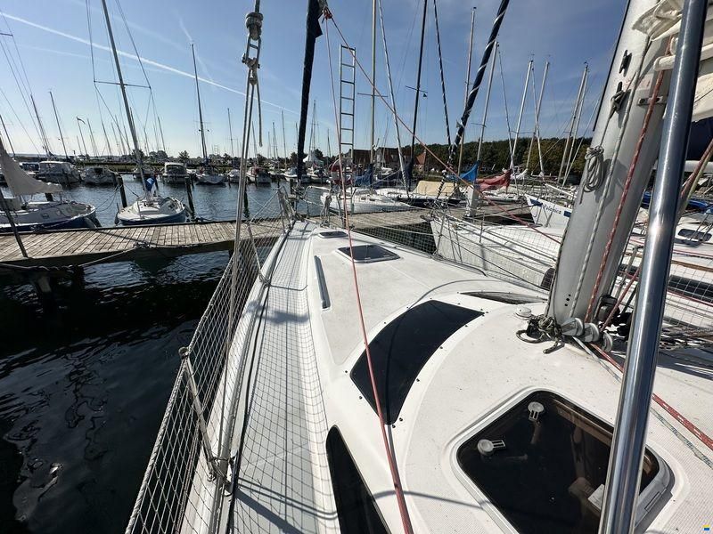 Hunter 410