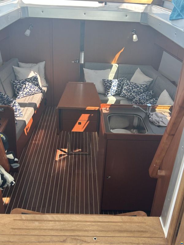 Bavaria Cruiser 37