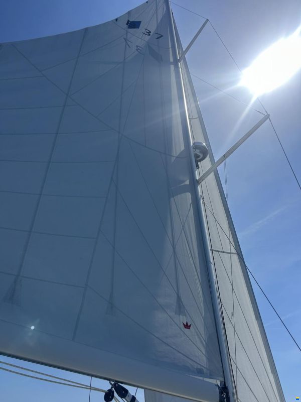 Bavaria Cruiser 37