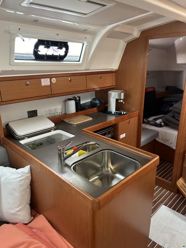 Bavaria Cruiser 37