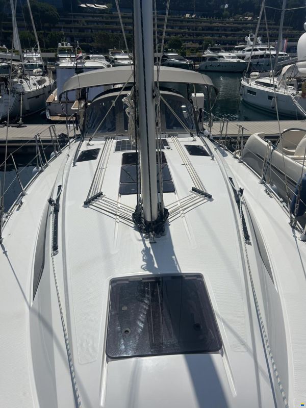 Bavaria Cruiser 37