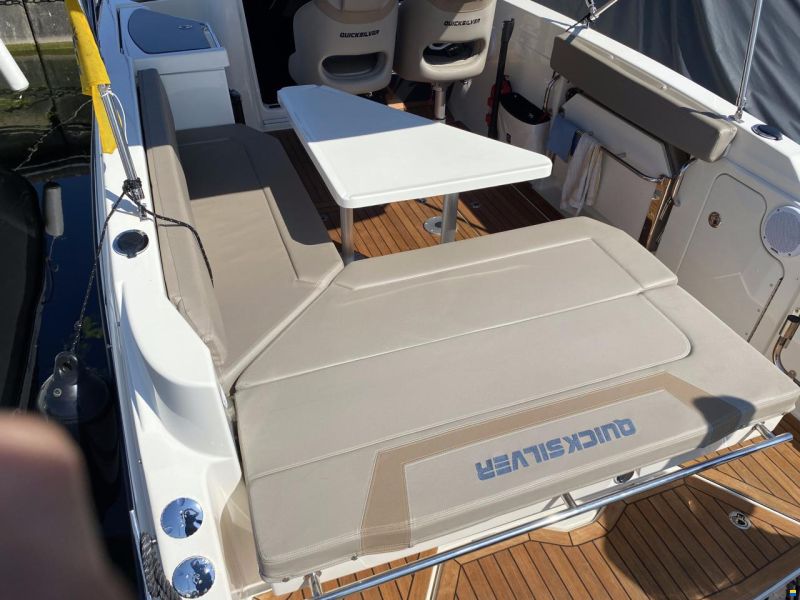 Quicksilver 805 Sundeck