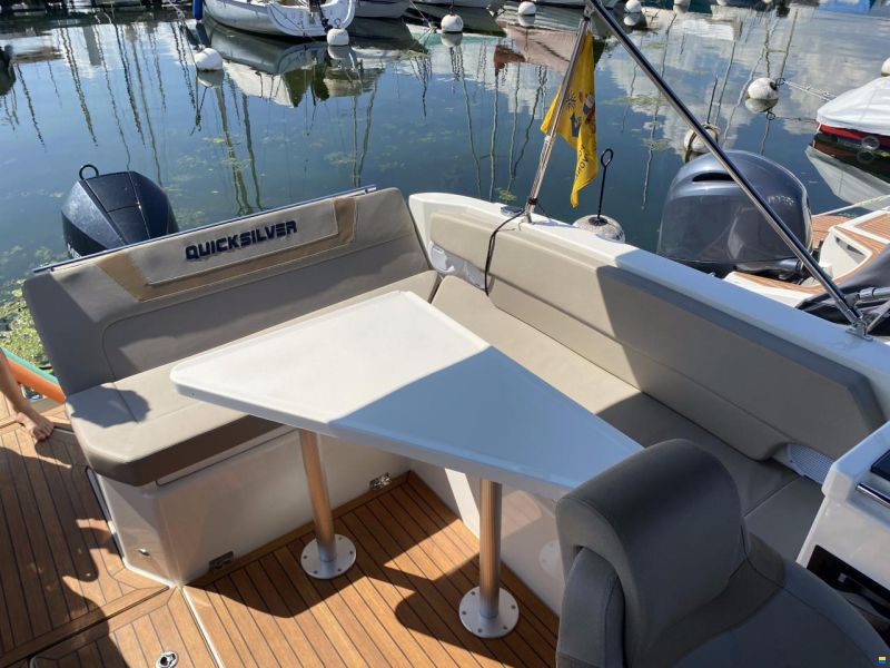 Quicksilver 805 Sundeck