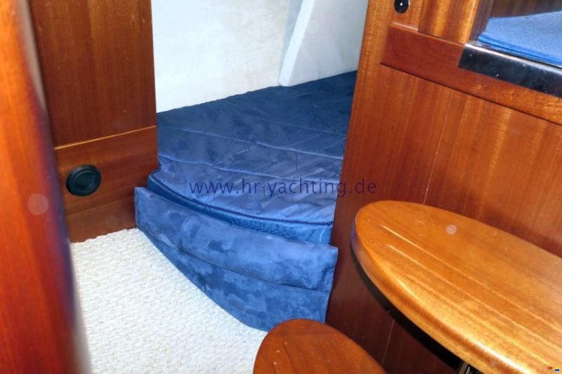 Galeon 330 Fly