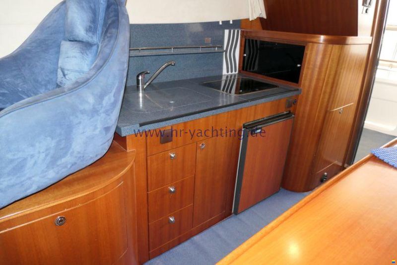 Galeon 330 Fly