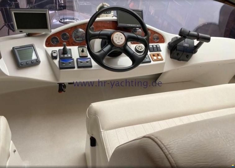 Galeon 330 Fly