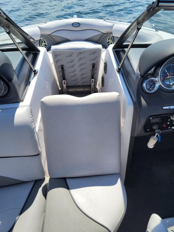 Moomba Supra Launch 22 SSV