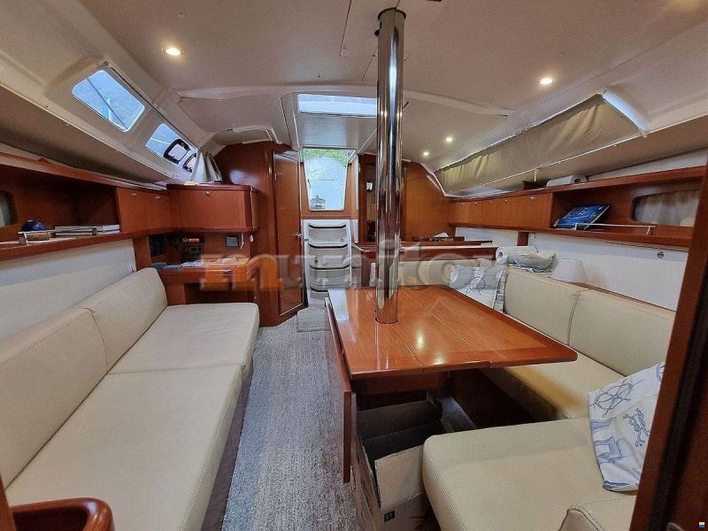 Beneteau Oceanis 37