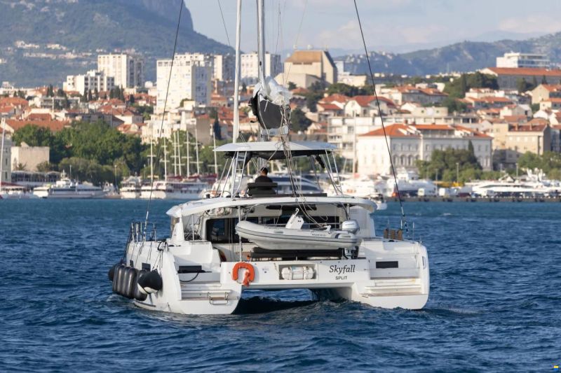 Lagoon 46/ AC/Watermaker
