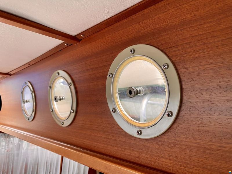 Coronet 32 Oceanfarer