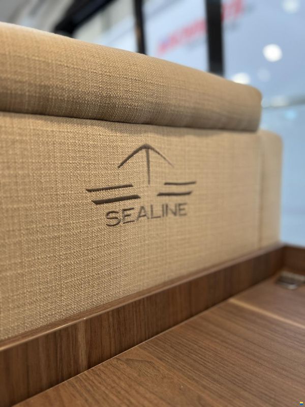 Sealine C330