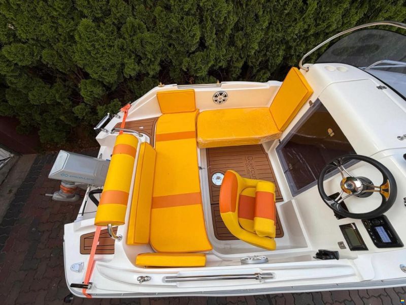 Quercus 500 Cabin