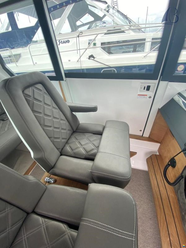 Axopar 28 Cabin MK2