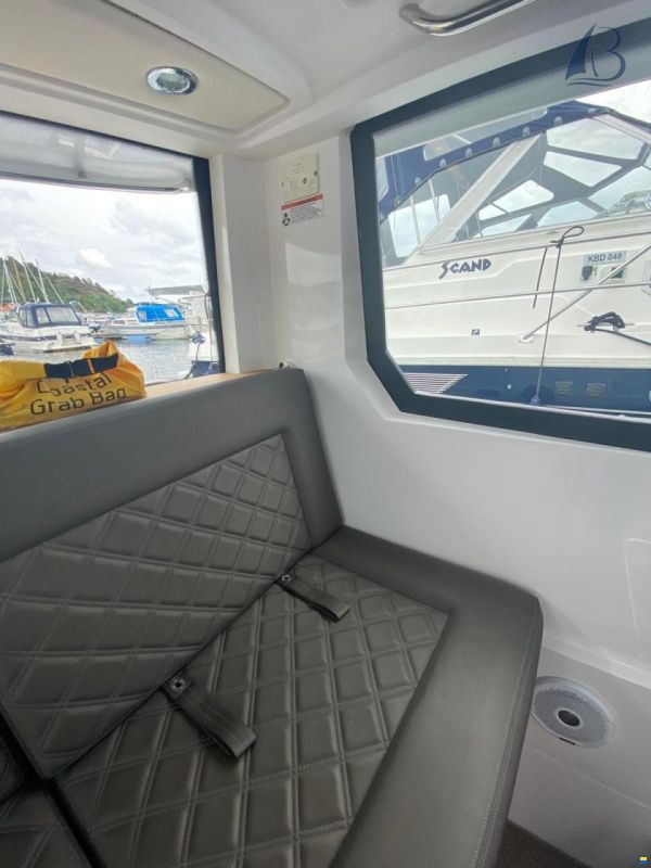 Axopar 28 Cabin MK2