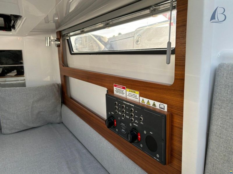 Axopar 28 Cabin MK2