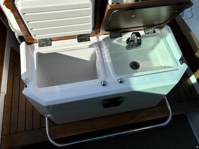 Axopar 28 Cabin MK2