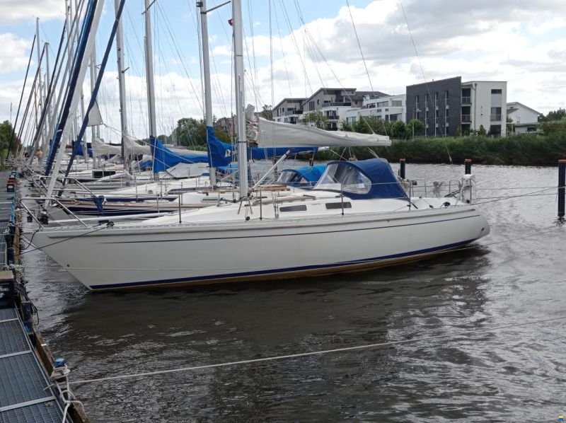 Hanse 331 image