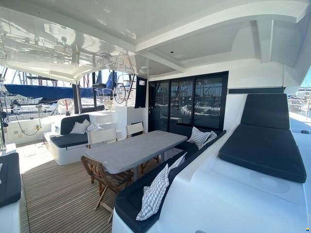 Lagoon 42