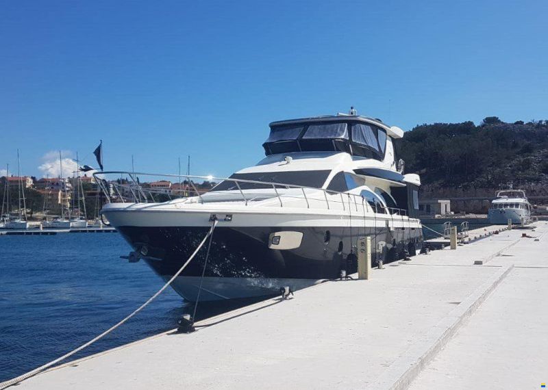 Azimut 75 FLY - 4 KABINEN - 2005
