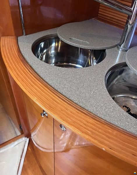 Atlantis 47