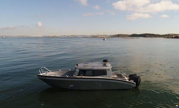 UMS boats UMS 865 CAB