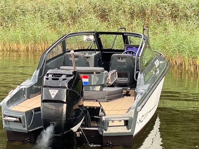 XO Boats 250 open