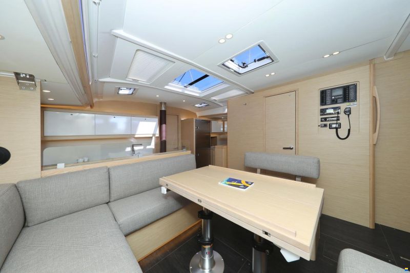 Dufour 530