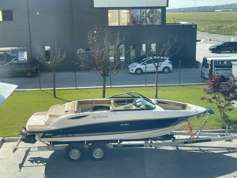 Sea Ray 230 SLX
