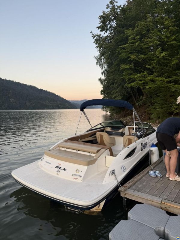 Sea Ray 230 SLX