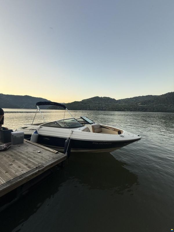 Sea Ray 230 SLX