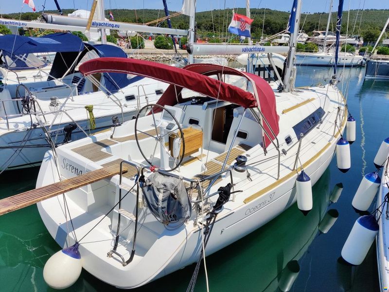 Beneteau Oceanis 37