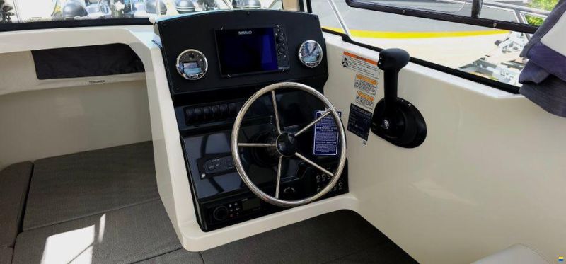 Quicksilver 625 Pilothouse