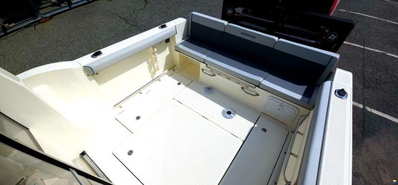 Quicksilver 625 Pilothouse