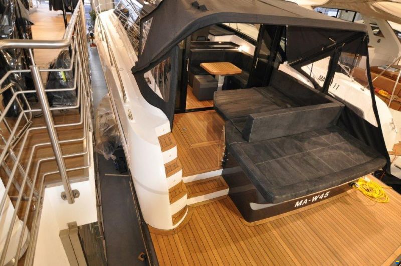 Focus Motor Yacht Power 44