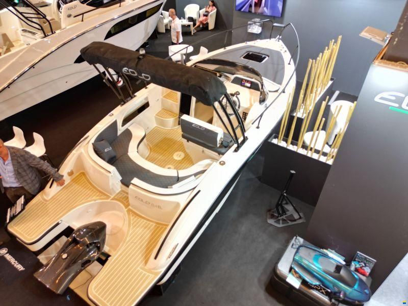 Eolo 6.4 EL Cabin