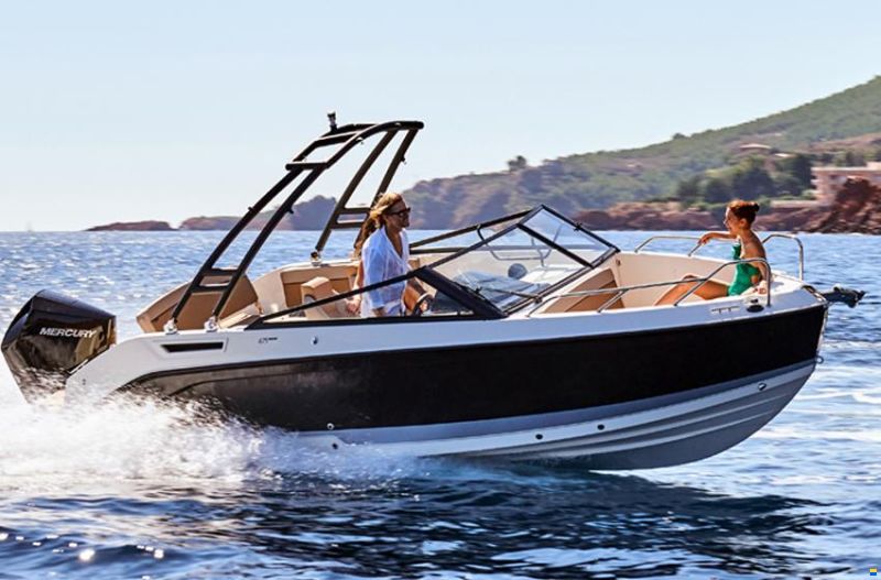 Quicksilver Activ 675 Bowrider
