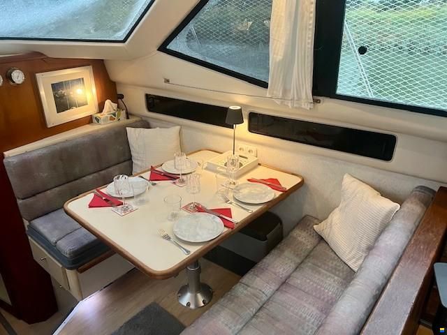 Carver 3307 After Cabin