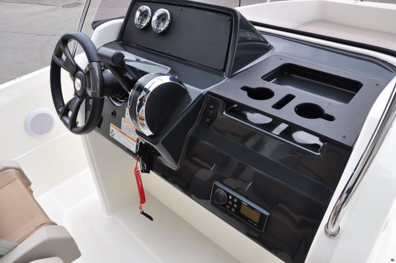 Quicksilver Activ 605 Open