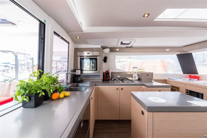 Fountaine Pajot Saona 47